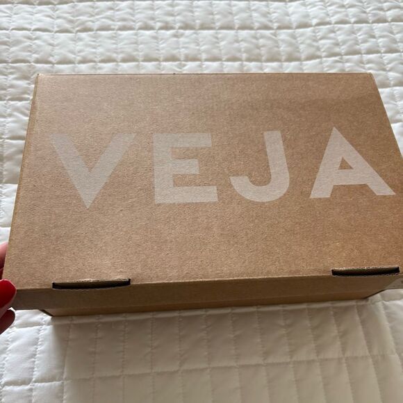 NWT Veja Wata II Low Canvas Shoes in White Size 9 - Picture 6 of 7